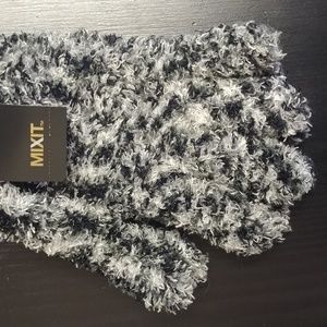 MIXIT Essentials Gloves